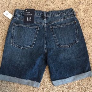 NWT Gap High Rise 7” Denim Shorts, Size 26